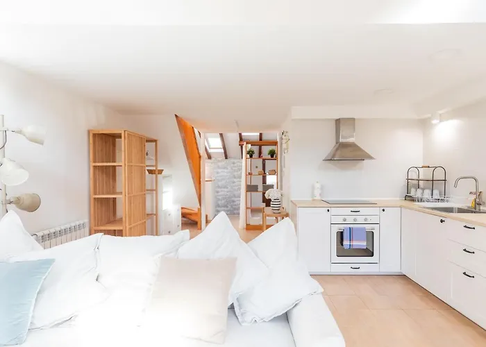 Ipar Kale - Baskeyrentals Apartament